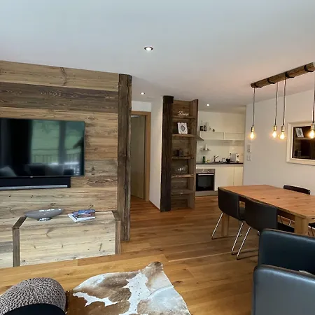 Luna Apartment *